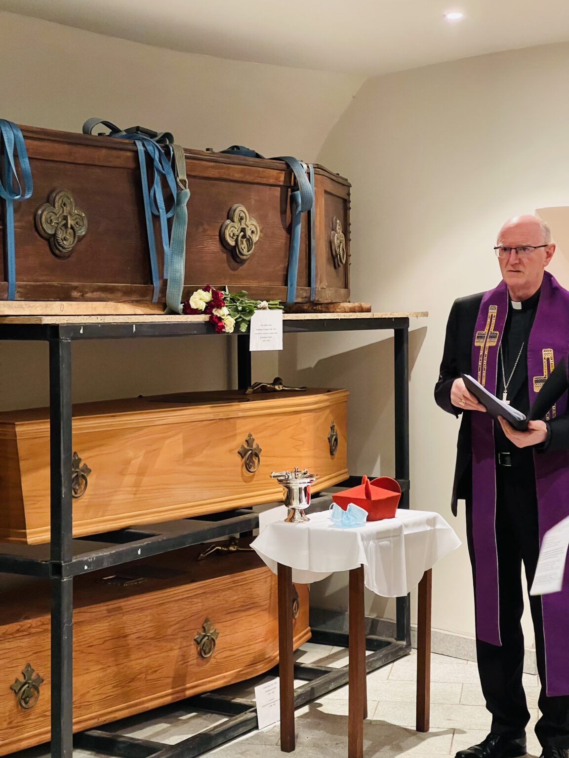 Transferal of the body of Cardinal Paul Cullen to the crypt in St Mary